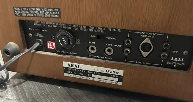 Vintage Akai 1720W Solid State Stereo Tape Recorder w/ Box – Wor in Stereo Systems & Home Theatre in Delta/Surrey/Langley - Image 6