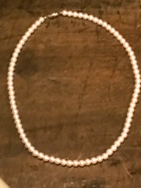 Vintage 1 Strand 19 Inch Faux Pearl Choker  Necklace