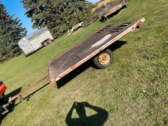 8’x9’ tilt deck sled trailer for sale in Cargo & Utility Trailers in Nipawin - Image 2