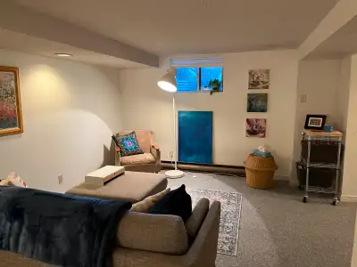 High Park Bachelor Apartment: Flexible Lease (4-12 months+)