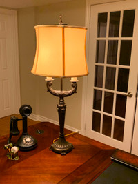 *** Bombay Vintage Style Table Lamp ***