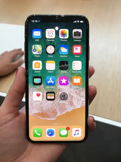 Iphone X comme neuf, View more
