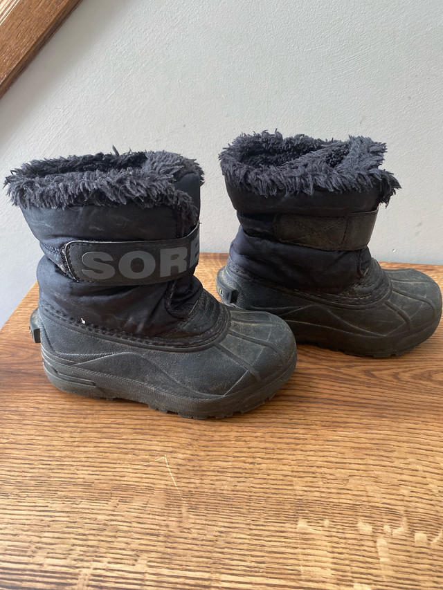 Sorel winter boots size 11 kids in Kids & Youth in London - Image 3