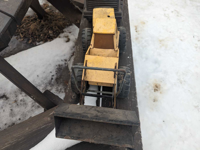 Vintage tonka truck and front loader  in Home Décor & Accents in Edmonton - Image 3