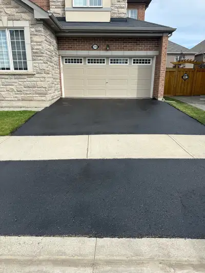 Protect your driveway and boost your curb appeal with Sunshine Driveway Sealing! We specialize in: ✔...