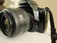 Minolta Maxxum 3xi SLR 35mm Film Camera w AF 35-80mm 1:4 Zoom Le