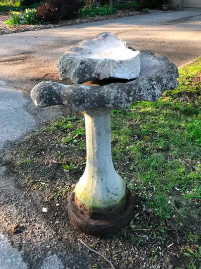 Broken Birdbath free to Handyman / DIYer / Fixer-Uper. Birdbath is concrete so you need some muscles...
