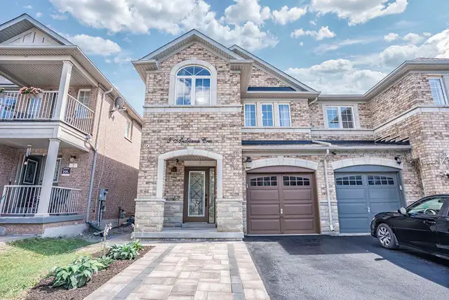 Gorgeous 1-bedroom 1-bathroom Basement Apartment