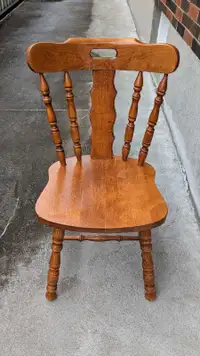 Antique wooden chair (like new)