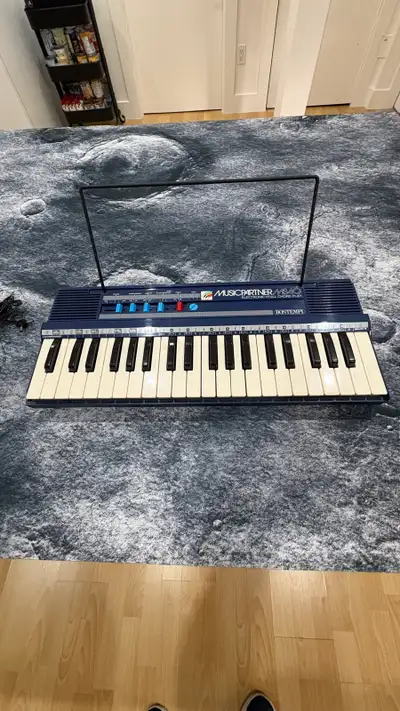 Clavier Music Partner 490, View more