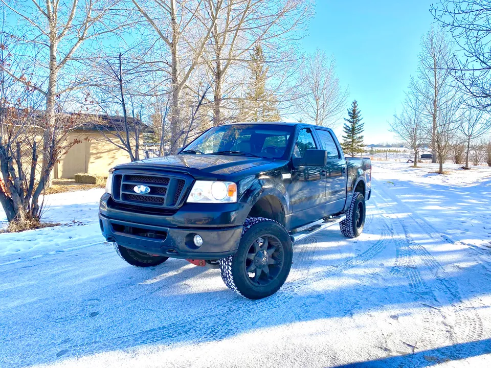 Ford FX4 Lifted Upgraded Stereo