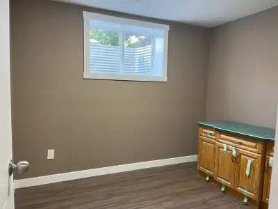 Legal 1.5 Bed + 1 Bath Basement Suite with Natural Light