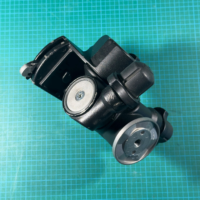 Manfrotto 410 Geared Tripod Head in Cameras & Camcorders in Mississauga / Peel Region - Image 3