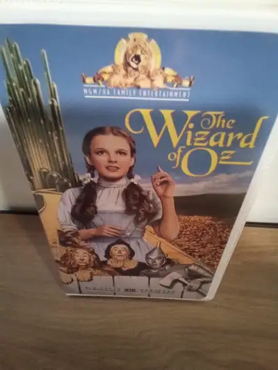 Wizard of Oz VHS tape. MGM / UA 1996 Very good condition. Pick up only, near Bank and Heron.