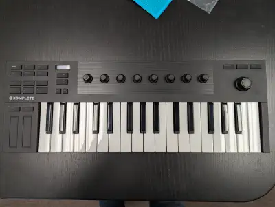 Native Instruments Komplete Kontrol M32, View more