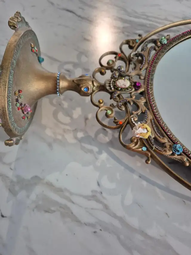 Gorgeous, jewelled hand made vanity mirror in Home Décor & Accents in Calgary - Image 3
