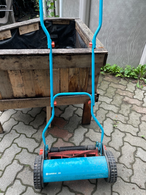 Tondeuse manuelle Gardena 380 / Manual barrel reel push mower