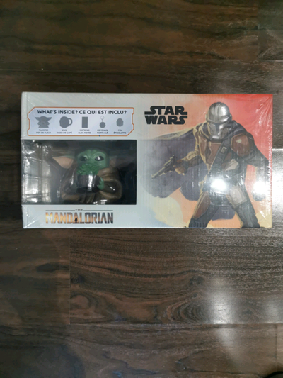 Star Wars The Mandalorian Collectors box, View more