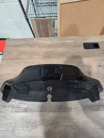8" Smokke Wave Windshield Windscreen For Harley Touring Street Glide 2014-2023. Taken off from Stree...