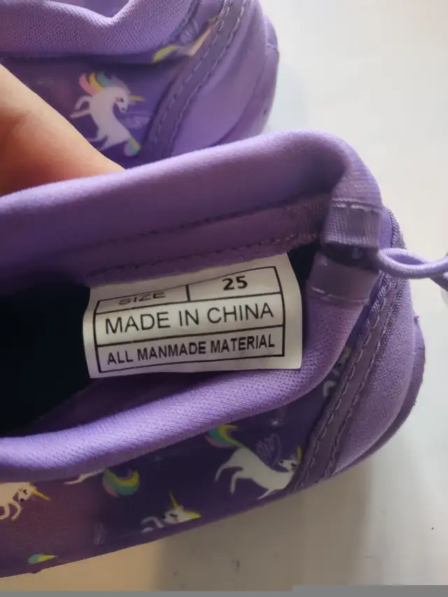 Children's water shoes size 9, Kanata, ottawa  in Kids & Youth in Ottawa - Image 7