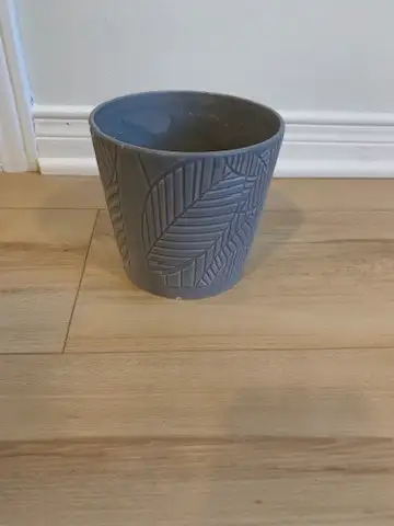 Various ceramic plant pots for sale in Other in Ottawa - Image 3