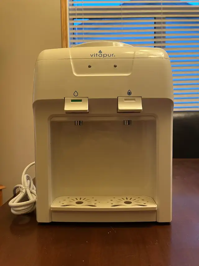 Table-top Water Dispenser in Other in Red Deer - Image 2