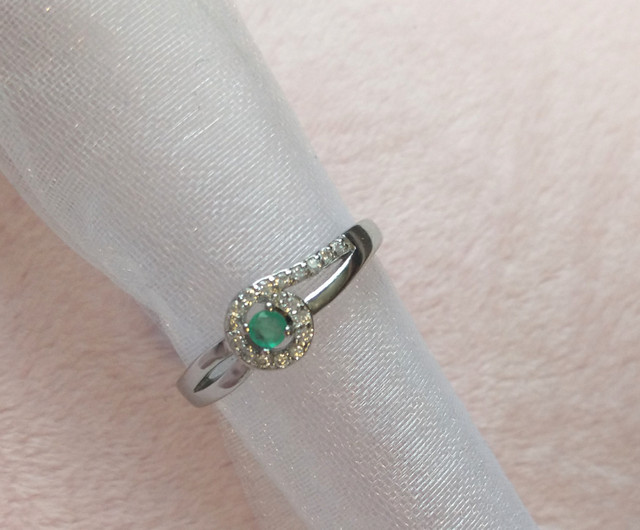 Emerald rings in Wedding in Kitchener / Waterloo - Image 2