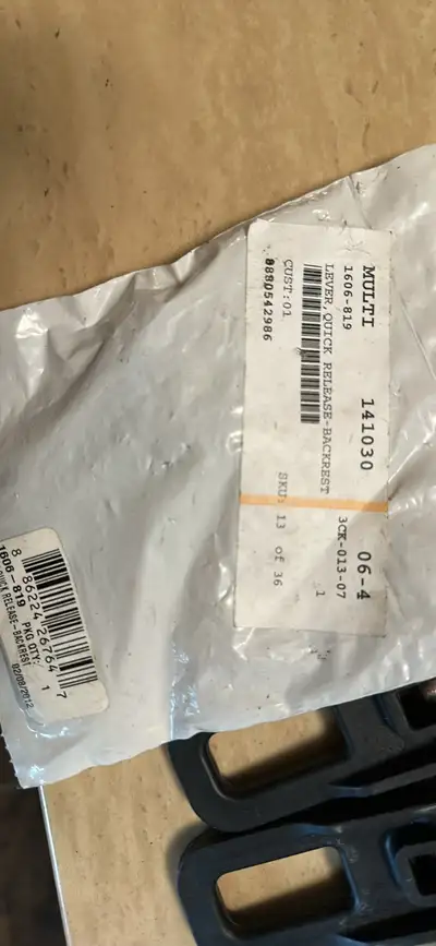 Selling a Lever Quick Release Rackfest. It appears to be in good condition, with two new and one use...