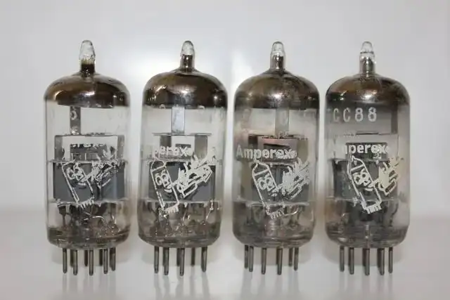 57 year vintage tube collection up for sale in Other in City of Toronto - Image 4