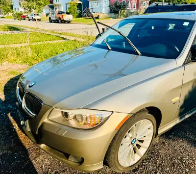 Selling my reliable 2010 BMW 328i xDrive sedan, known for its blend of performance and all-weather c...