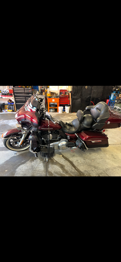 2015 Harley-Davidson Ultra Limited Low · Driven 31,824 kilometers 2015 ultra limited low 31824 km lo...