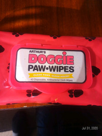 Doggy wipes towelettes