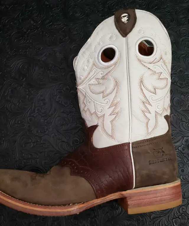 Made in Mexico cowboy boots women's size 10 in Women's - Shoes in Calgary - Image 4