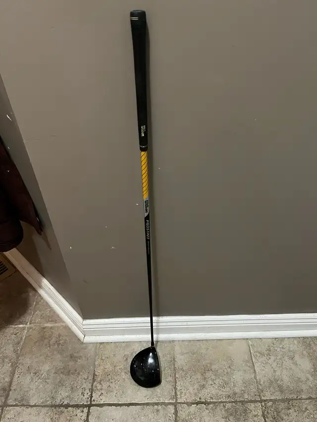 Wilson golf driver for teens in Golf in Ottawa - Image 2
