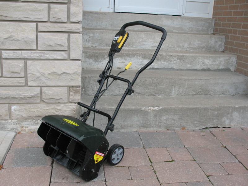 YardWorks 16 Inch Electric Snow Thrower Snowblowers City of Toronto