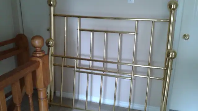 Gorgeous brass bed! in Beds & Mattresses in Oakville / Halton Region - Image 5
