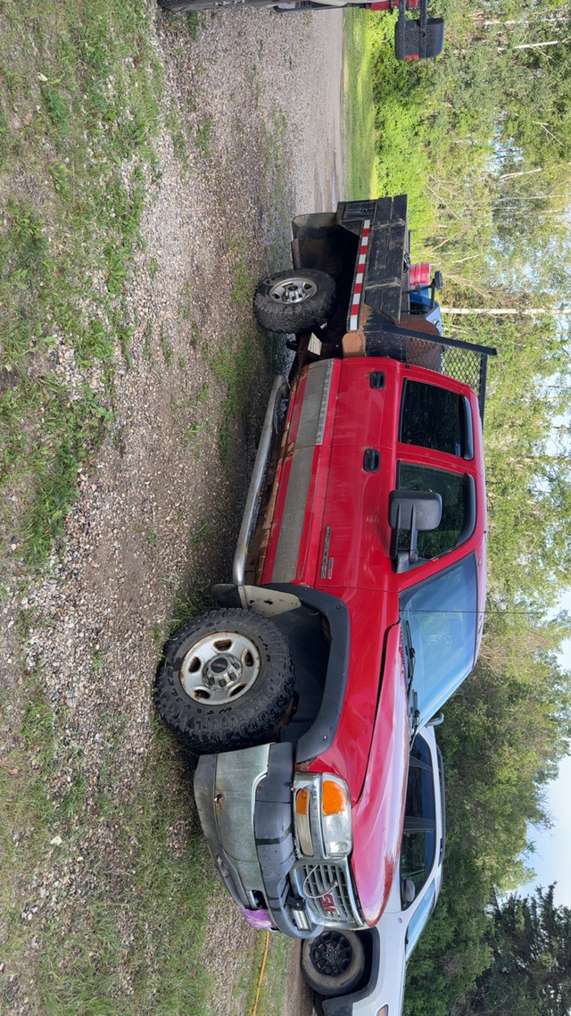 2001 GMC 2500HD Duramax in Cars & Trucks in Grande Prairie - Image 2