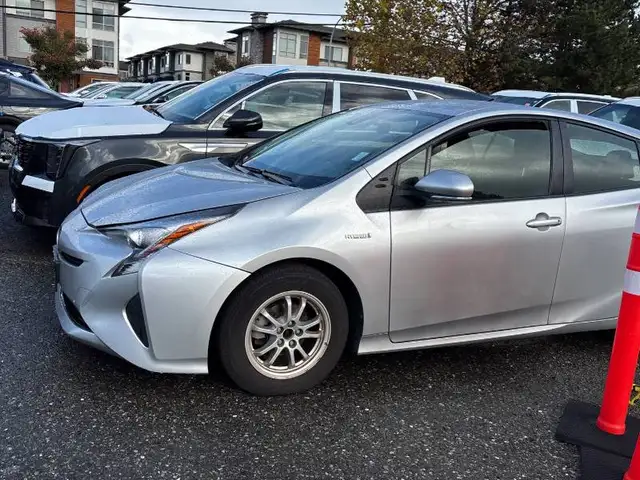 2017 TOYOTA PRIUS FOR SALE in Cars & Trucks in Edmonton - Image 4
