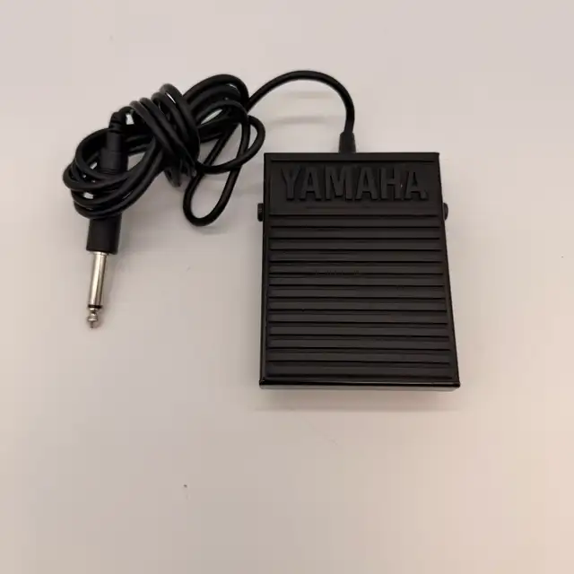 Yamaha FC5 Sustain Pedal Keyboard Piano Foot Switch in Pianos & Keyboards in City of Toronto - Image 2