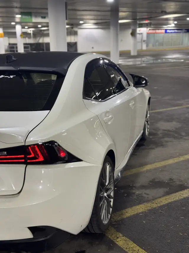 2014 Lexus IS in Cars & Trucks in City of Toronto - Image 8