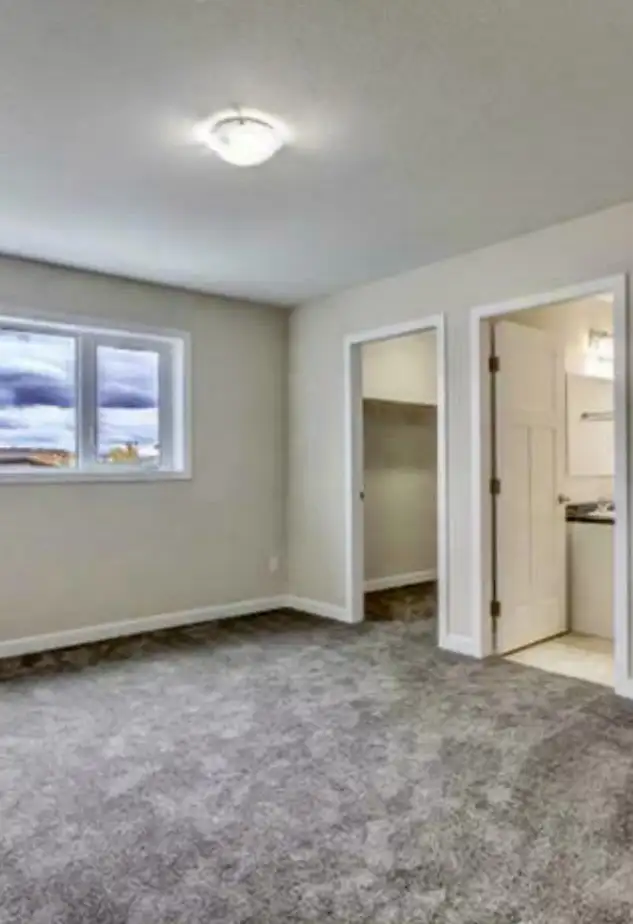 3 Bedroom/2.5 Bath Townhouse - Available January 1st, 2026 in Long Term Rentals in Whitehorse - Image 8