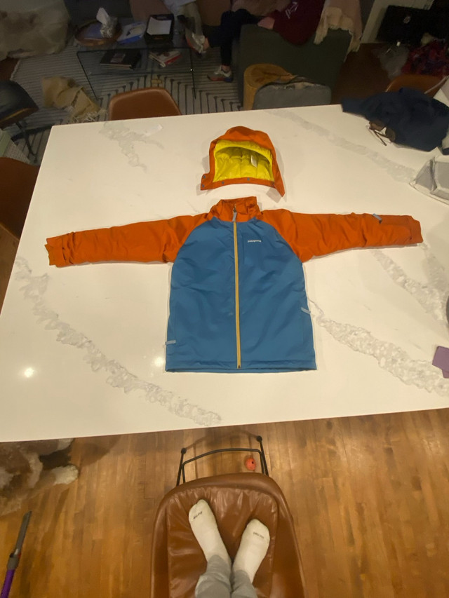  Colourful Patagonia jacket in Ski in City of Halifax - Image 4