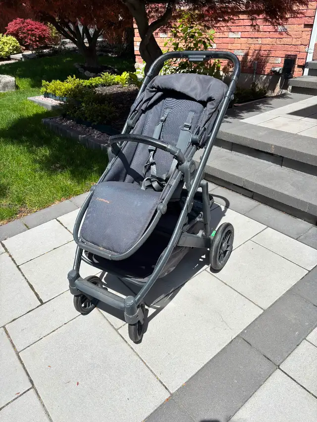 UPPAbaby Cruz V2 - Black in Strollers, Carriers & Car Seats in Oshawa / Durham Region - Image 2