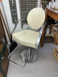 Maletti Italian Hairstyling Chair