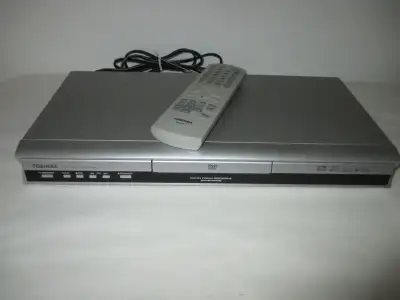 2 Lecteurs dvd Toshiba avec télécommande prix 15$ chaque. Demander Louise. Ste-Anne de la Pérade