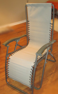 Like New Patio/Lawn Folding Lounge Chair