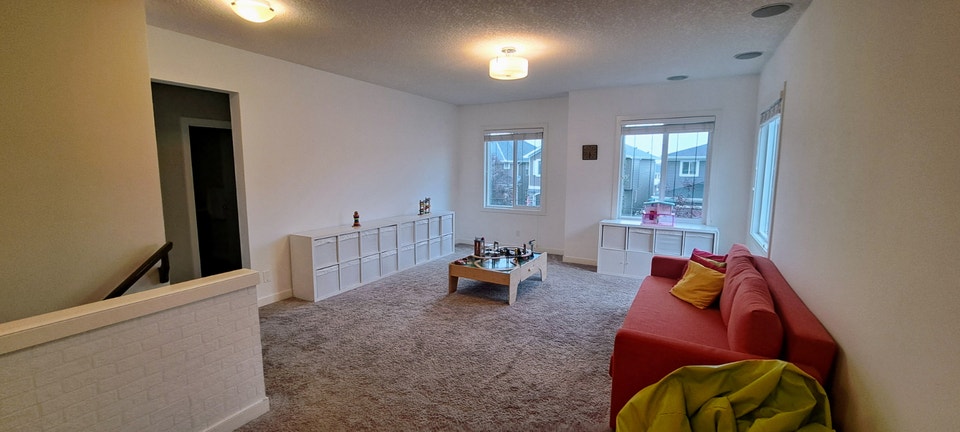 Spacious Family House in Cochrane 5