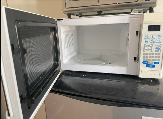 Microwave and Toaster in Microwaves & Cookers in Kingston - Image 2