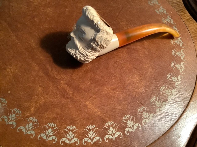 Vintage Carved Meerschaum Pipe with an Amber Bakelite Stem in Arts & Collectibles in Belleville - Image 4