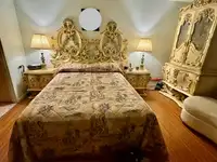 Set de chambre antique en bois massif